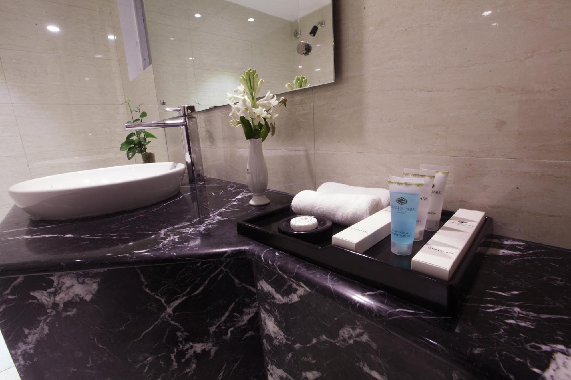 Hotel Grand Park Barishal Dış mekan fotoğraf